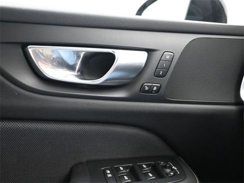 Used 2024 Volvo S60 B5 Plus image 29
