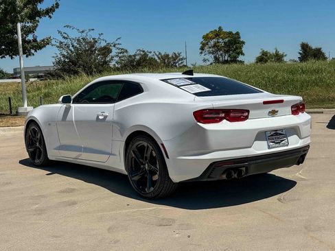 Used 2022 Chevrolet Camaro LT w/ Technology Package RWD image 5