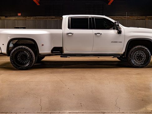 Used 2023 Chevrolet Silverado 3500 LTZ image 11