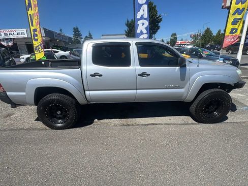 Used 2005 Toyota Tacoma 4x4 Double Cab w/ SR5 Pkg #8 image 4