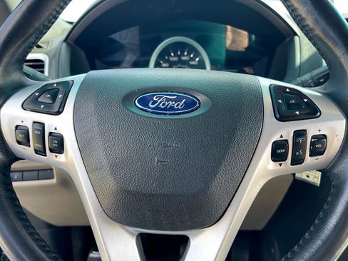 Used 2015 Ford Explorer XLT w/ Equipment Group 202B image 11