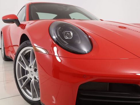 Used 2025 Porsche 911 Carrera RWD image 23