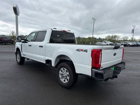 Used 2023 Ford F350 XLT AWD/4WD image 5