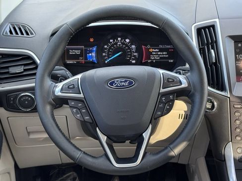 Used 2016 Ford Edge Titanium w/ Equipment Group 301A image 7