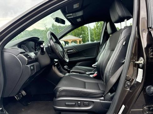 Used 2016 Honda Accord Sport image 12