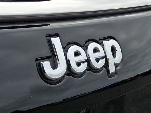Used 2025 Jeep Compass Limited AWD/4WD image 29