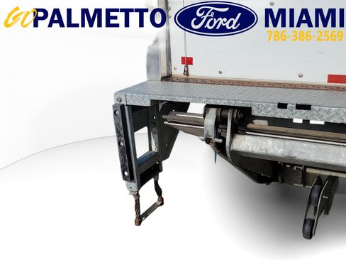 Used 2020 Isuzu NPR RWD image 9