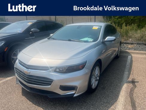 Used 2017 Chevrolet Malibu LT FWD image 1