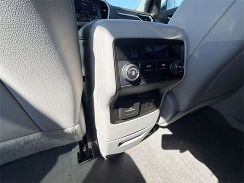 Certified 2021 GMC Acadia SLT w/ Trailering Package image 20