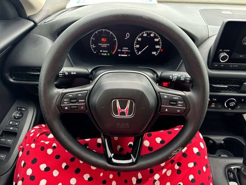 Certified 2025 Honda HR-V LX image 14