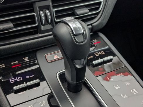 Certified 2026 Porsche Macan image 20