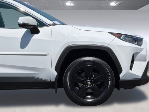 Used 2021 Toyota RAV4 XLE w/ Convenience Package FWD image 34