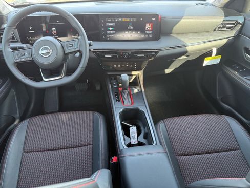 New 2025 Nissan Kicks SR image 16
