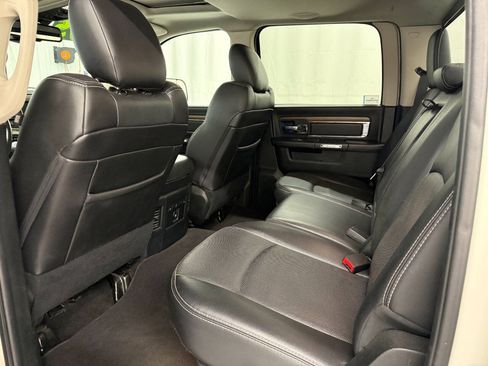 Used 2017 RAM 1500 Laramie AWD/4WD image 9