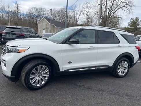 Used 2022 Ford Explorer King Ranch w/ Premium Technology Package image 39