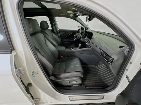 Used 2025 Acura ADX A-Spec image 32