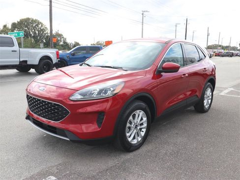 Certified 2020 Ford Escape SE image 3