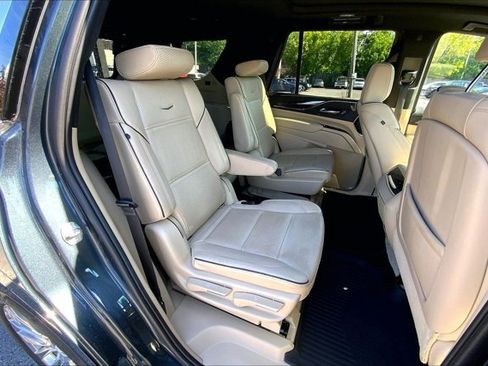 Used 2021 Cadillac Escalade Premium Luxury AWD/4WD image 27
