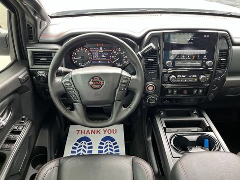 Used 2024 Nissan Titan PRO-4X w/ Pro-4x Convenience Package AWD/4WD image 15