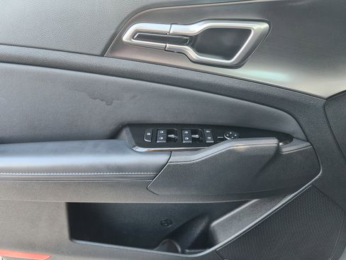 Used 2023 Kia Sportage EX image 29