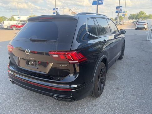 Used 2024 Volkswagen Tiguan SE R-Line AWD/4WD image 5