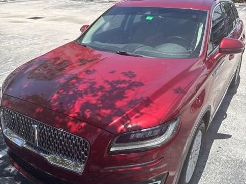 Used 2019 Lincoln Nautilus FWD image 2