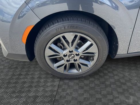 Used 2021 Kia Soul S FWD image 14