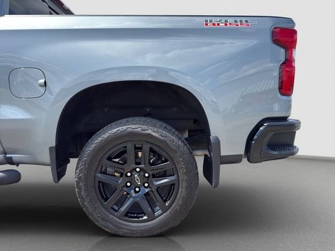 Used 2025 Chevrolet Silverado 1500 LT Trail Boss w/ Convenience Package II AWD/4WD image 21