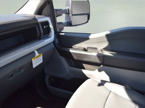 New 2026 Ford F250 XL w/ XL Chrome Package image 10
