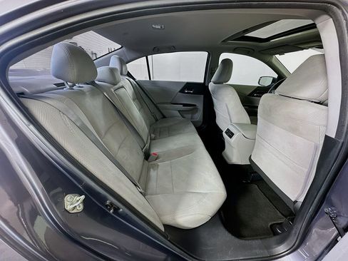 Used 2017 Honda Accord EX image 27