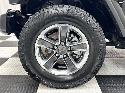 Used 2019 Jeep Wrangler Unlimited Sahara image 8