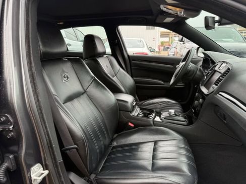 Used 2023 Chrysler 300 S image 29