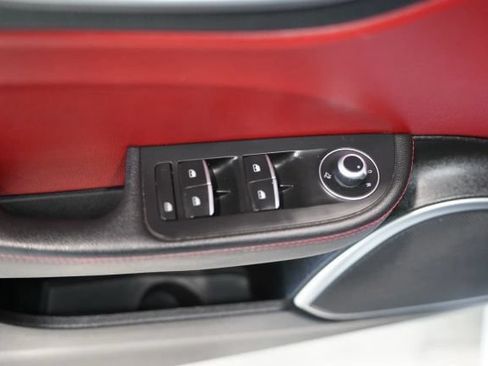 Used 2018 Alfa Romeo Giulia Ti Sport w/ Quick Order Package 22U Sport RWD image 23