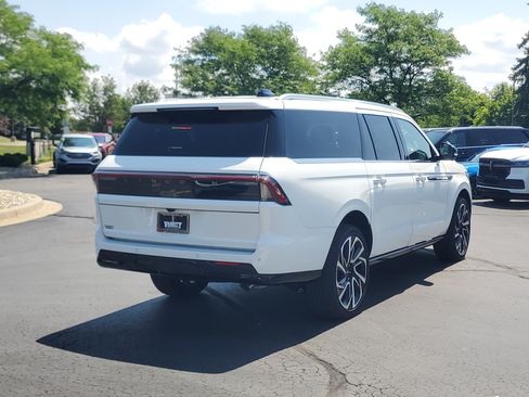 New 2027 Lincoln Navigator L Black Label AWD/4WD image 4