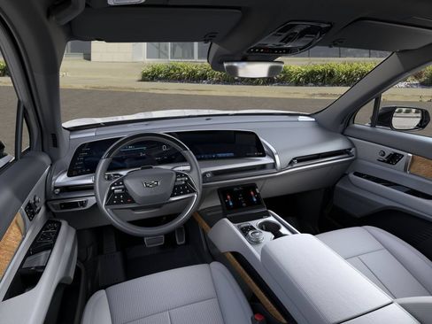 New 2027 Cadillac Vistiq Sport w/ LPO, Floor Liner Package AWD/4WD image 15