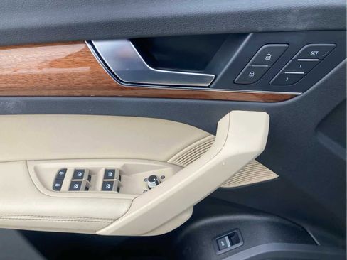 Used 2022 Audi Q5 2.0T Premium Plus image 13