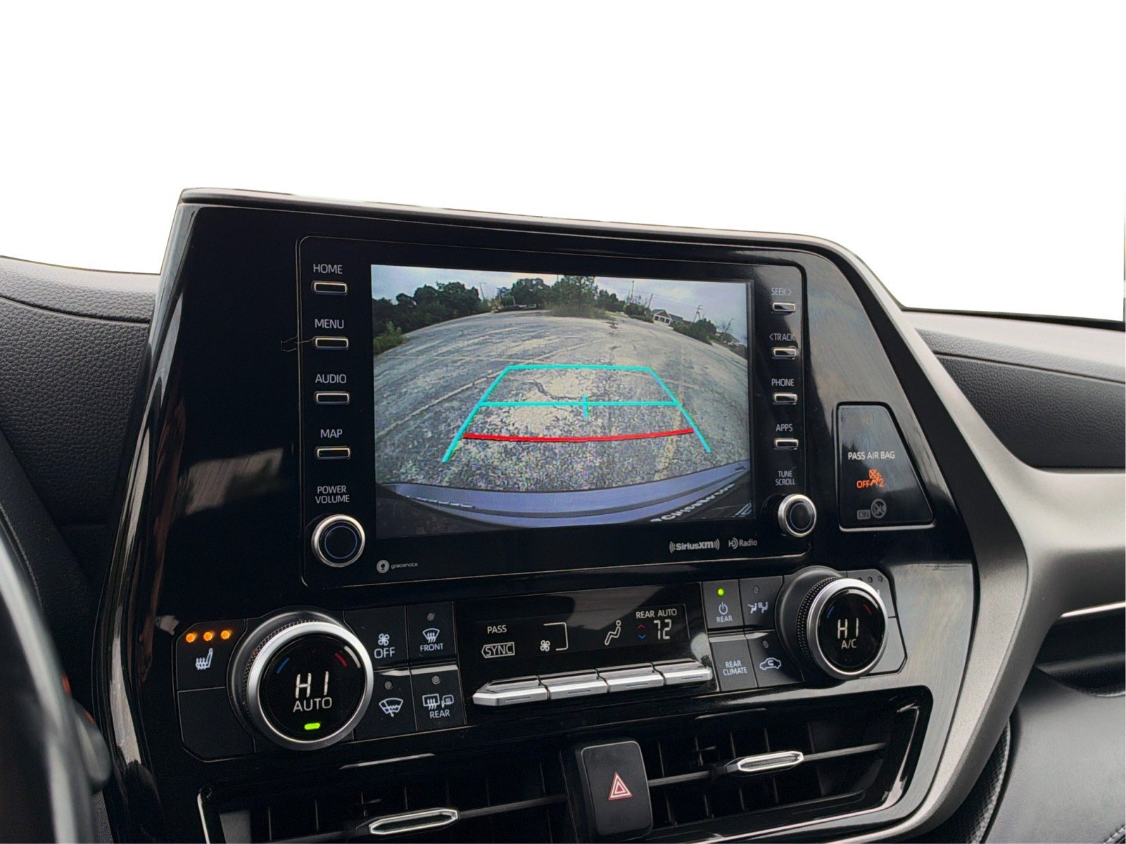 Used 2021 Toyota Highlander XLE AWD/4WD image 40