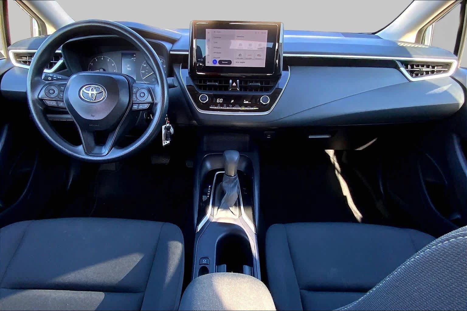 Used 2025 Toyota Corolla LE FWD image 15