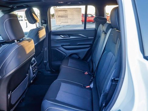 New 2025 Jeep Grand Cherokee Laredo X w/ Luxury Tech Group I image 20