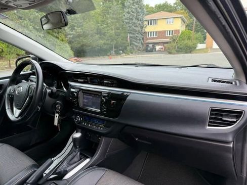 Used 2015 Toyota Corolla S Premium image 28