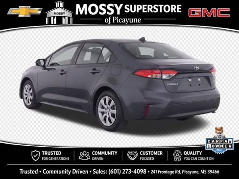 Used 2025 Toyota Corolla LE FWD image 3