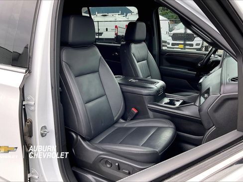 Used 2024 Chevrolet Suburban LT image 7