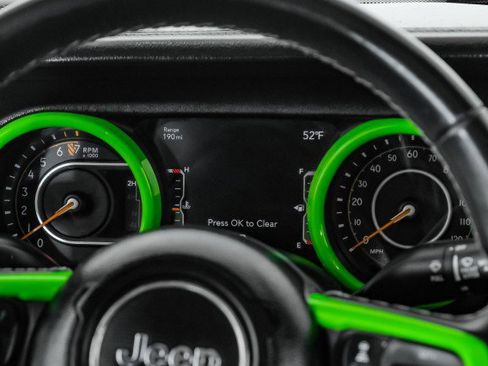 Used 2021 Jeep Gladiator Overland w/ Uconnect 4C Nav & Sound Group image 14