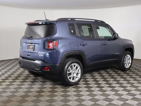 Used 2020 Jeep Renegade Latitude AWD/4WD image 7