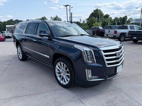 Used 2020 Cadillac Escalade ESV Premium Luxury AWD/4WD image 51