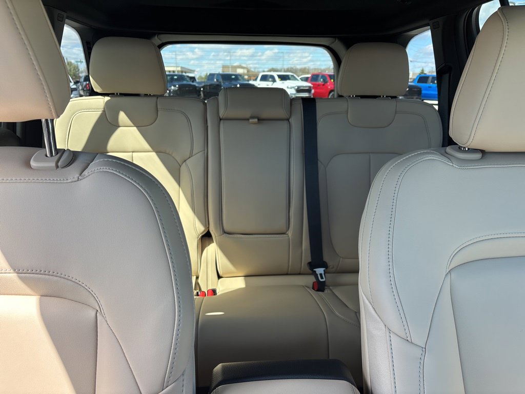 New 2026 Jeep Grand Cherokee Limited AWD/4WD image 15