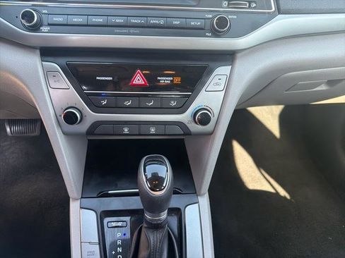 Used 2018 Hyundai Elantra SEL FWD image 27