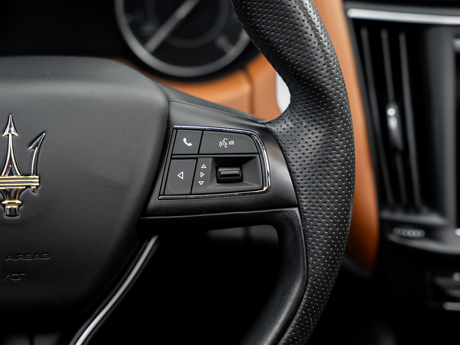 Used 2022 Maserati Levante GT AWD/4WD image 46