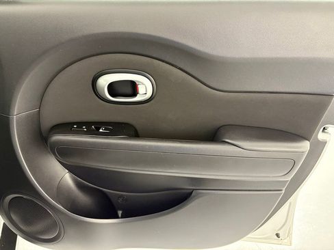 Used 2019 Kia Soul FWD image 35