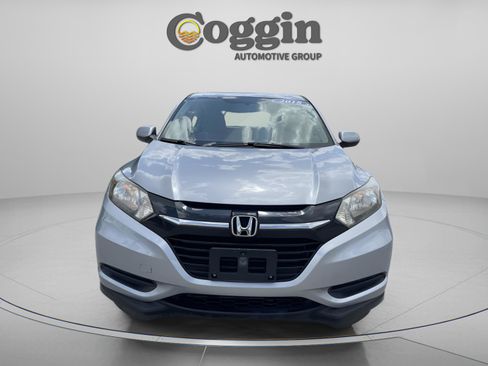 Used 2018 Honda HR-V LX image 9